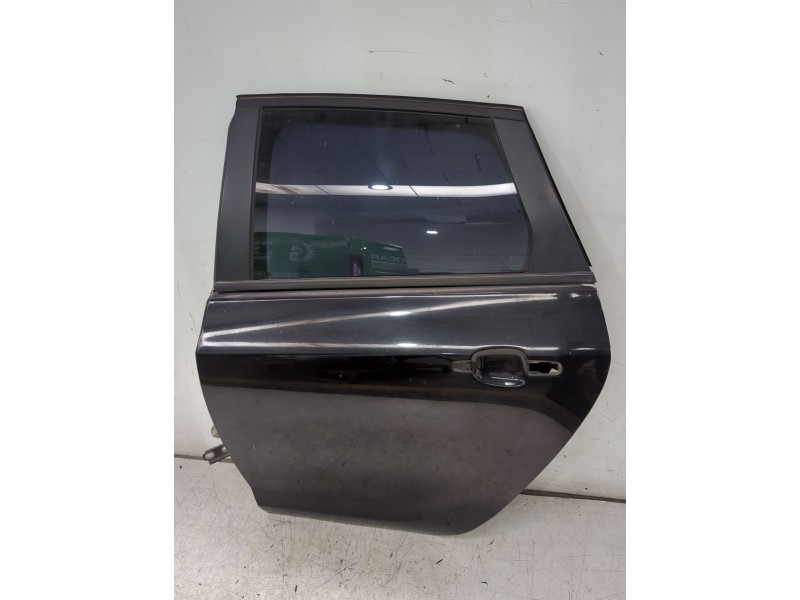 Recambio de puerta trasera izquierda para opel astra j sedán 1.7 cdti (69) referencia OEM IAM 13285610  
