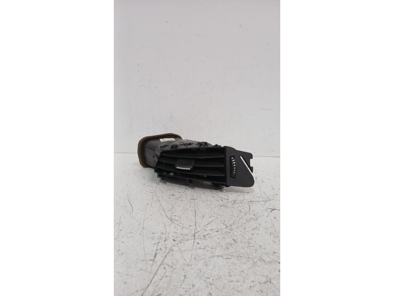 Recambio de rejilla aireadora para opel astra j sedán 1.7 cdti (69) referencia OEM IAM 13300570  
