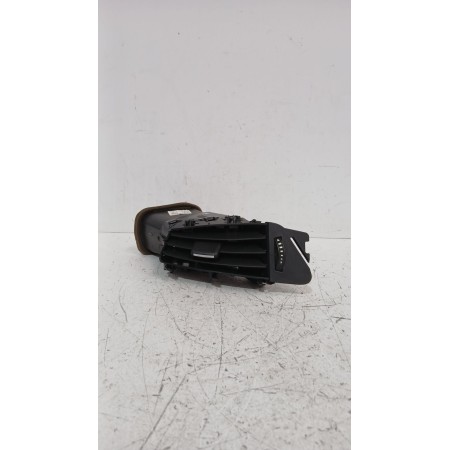 Recambio de rejilla aireadora para opel astra j sedán 1.7 cdti (69) referencia OEM IAM 13300570  