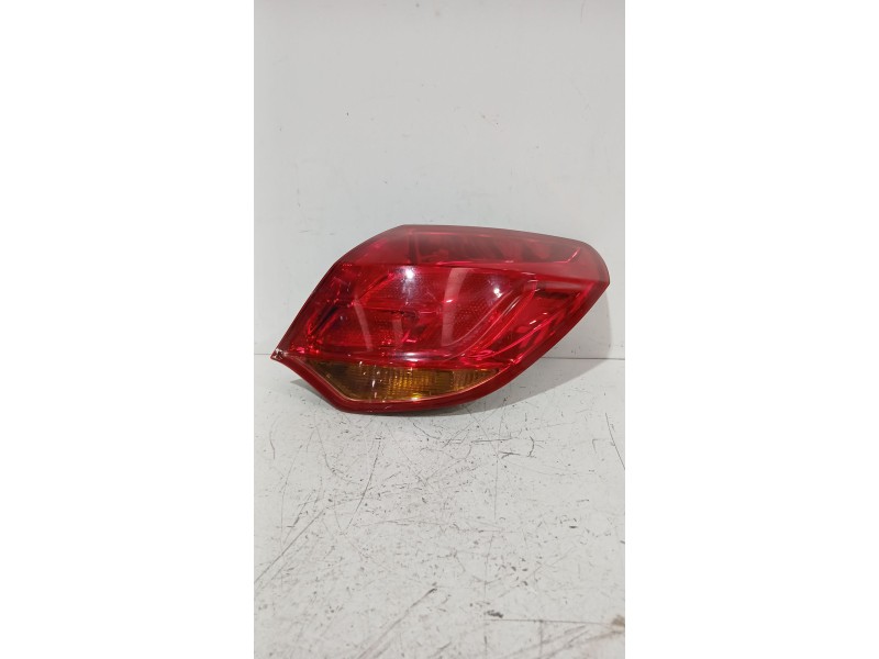 Recambio de piloto trasero derecho para opel astra j sedán 1.7 cdti (69) referencia OEM IAM 13306454  