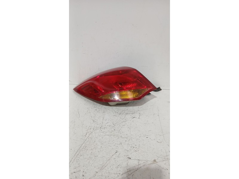 Recambio de piloto trasero izquierdo para opel astra j sedán 1.7 cdti (69) referencia OEM IAM 13306453  