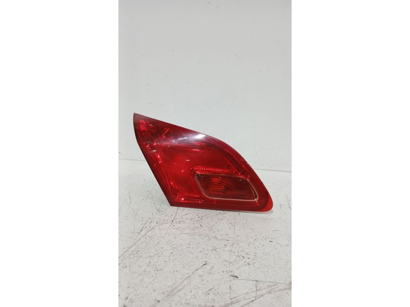 Recambio de piloto trasero izquierdo interior para opel astra j sedán 1.7 cdti (69) referencia OEM IAM 13306455  