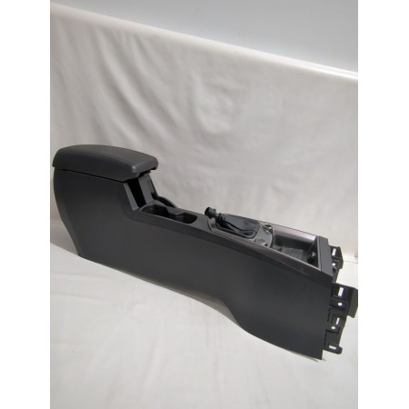 Recambio de consola central para ssangyong tivoli 1.5 referencia OEM IAM 7791135000  