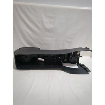 Recambio de consola central para ssangyong tivoli 1.5 referencia OEM IAM 7791135000  