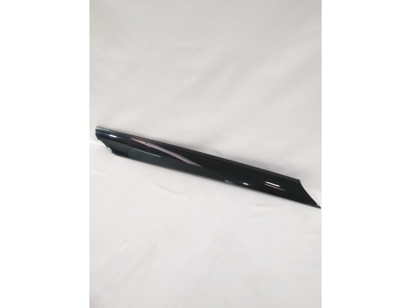 Recambio de moldura para ssangyong tivoli 1.5 referencia OEM IAM 7921035010  