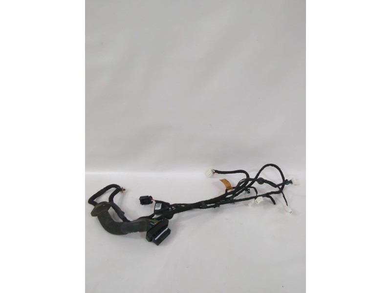 Recambio de cableado puerta para ssangyong tivoli 1.5 referencia OEM IAM 8271435010  