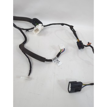 Recambio de cableado puerta para ssangyong tivoli 1.5 referencia OEM IAM 8272335010  