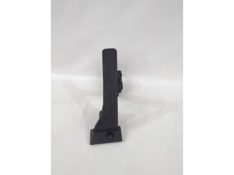 Recambio de pedal acelerador para ssangyong tivoli 1.5 referencia OEM IAM 2055035700  