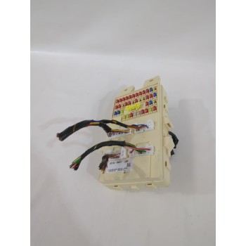 Recambio de caja reles / fusibles para ssangyong tivoli 1.5 referencia OEM IAM 8215335031  