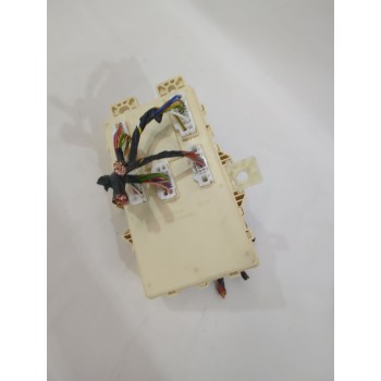 Recambio de caja reles / fusibles para ssangyong tivoli 1.5 referencia OEM IAM 8215335031  