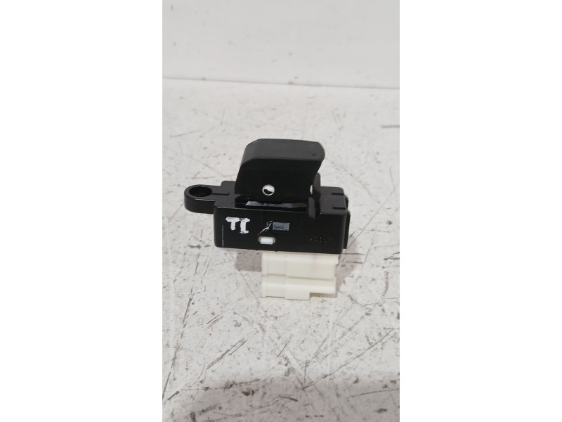 Recambio de mando elevalunas trasero izquierdo para suzuki ignis iii (mf, ff) 1.2 (atk412) referencia OEM IAM 3799062R12000  
