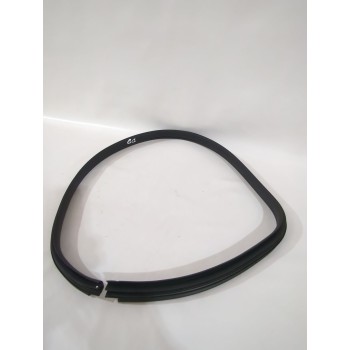 GOMAS CONTORNO PUERTA 8464165J00 