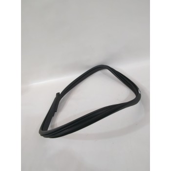 GOMAS CONTORNO PUERTA 8467165J00 