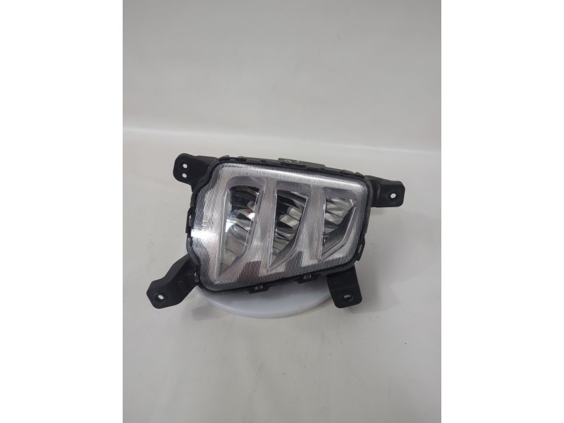 Recambio de faro antiniebla izquierdo para ssangyong tivoli 1.5 referencia OEM IAM 832013581  
