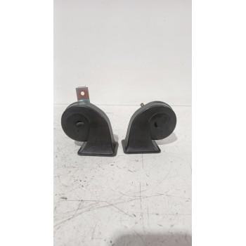 Recambio de claxon para mazda 3 hatchback (bp) skyactiv-x m hybrid awd (bp2h) referencia OEM IAM E9004095  