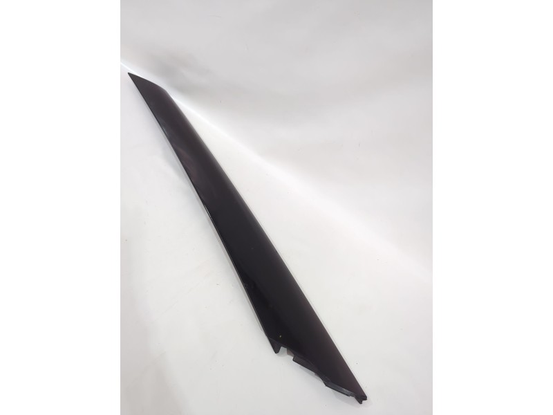 Recambio de moldura para ssangyong tivoli 1.5 referencia OEM IAM 7922035010  