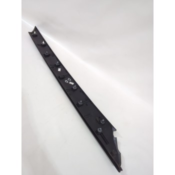 Recambio de moldura para ssangyong tivoli 1.5 referencia OEM IAM 7922035010  