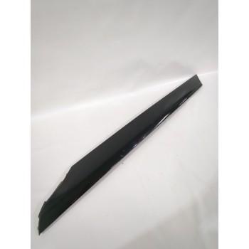 Recambio de moldura para ssangyong tivoli 1.5 referencia OEM IAM 7922035010  