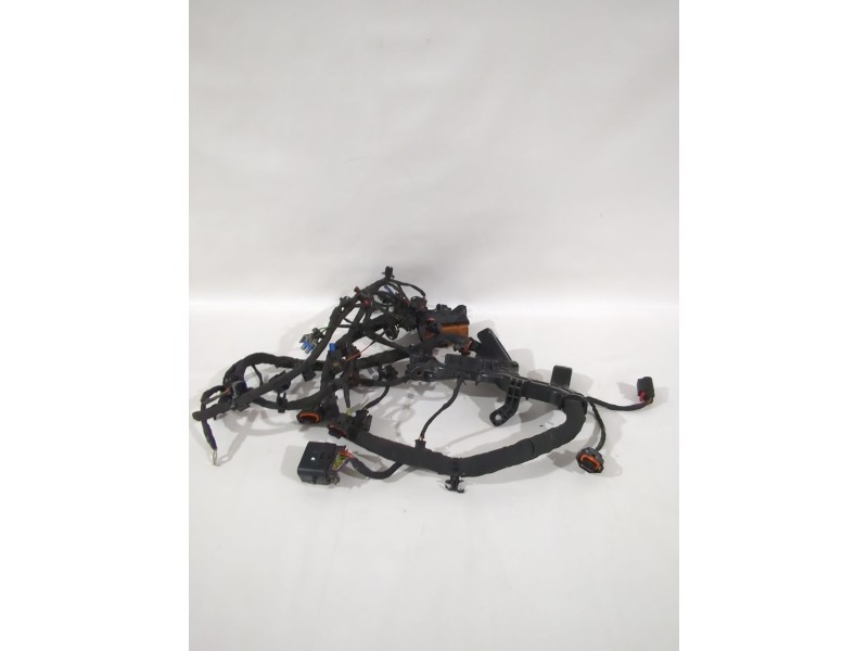 Recambio de cableado motor para ssangyong tivoli 1.5 referencia OEM IAM 2063081213/KPT20A1Y1SP426139  