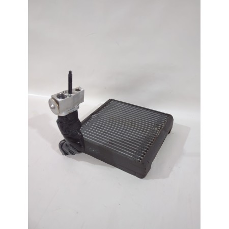 Recambio de evaporador aire acondicionado para ssangyong tivoli 1.5 referencia OEM IAM KPT20A1Y1SP426139  