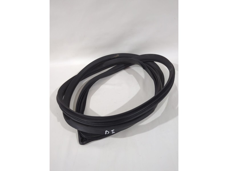 Recambio de gomas contorno puerta para ssangyong tivoli 1.5 referencia OEM IAM KPT20A1Y1SP426139  