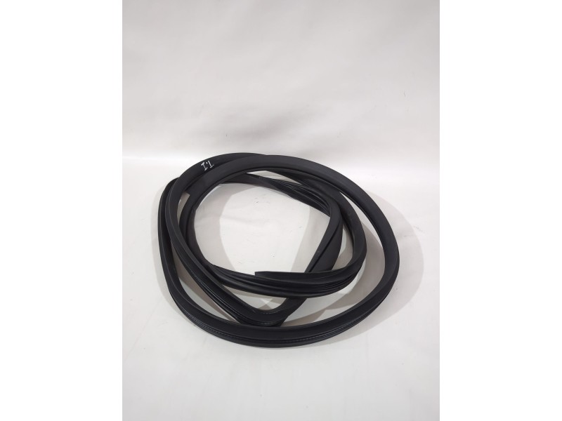 Recambio de gomas contorno puerta para ssangyong tivoli 1.5 referencia OEM IAM KPT20A1Y1SP426139  