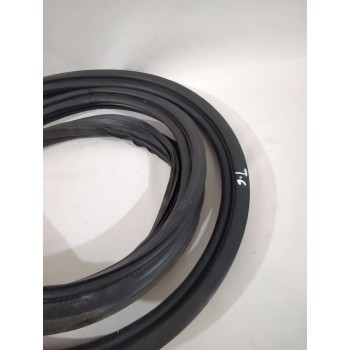 Recambio de goma contorno para ssangyong tivoli 1.5 referencia OEM IAM KPT20A1Y1SP426139  