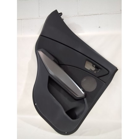 Recambio de guarnecido puerta trasera izquierda para ssangyong tivoli 1.5 referencia OEM IAM 7321035000  