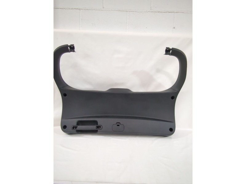 Recambio de guarnecido porton trasero para ssangyong tivoli 1.5 referencia OEM IAM 7384035300  