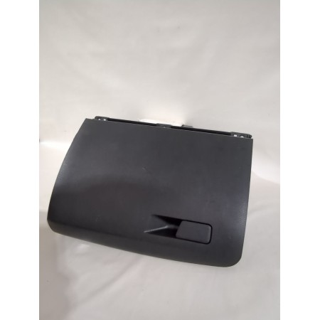 Recambio de guantera para ssangyong tivoli 1.5 referencia OEM IAM 7772035100  