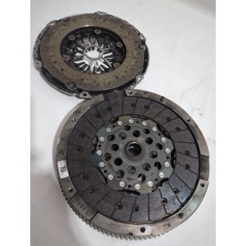 Recambio de kit embrague para mazda 3 hatchback (bp) skyactiv-x m hybrid awd (bp2h) referencia OEM IAM PE4116410Z01  