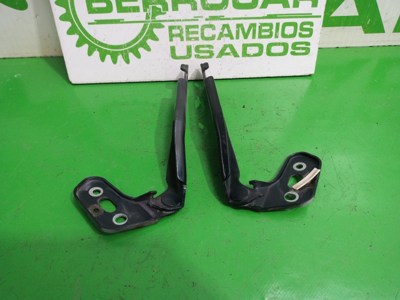 Recambio de bisagras capot para audi a6 berlina (4f2) 2.4 referencia OEM IAM 4F0823302  