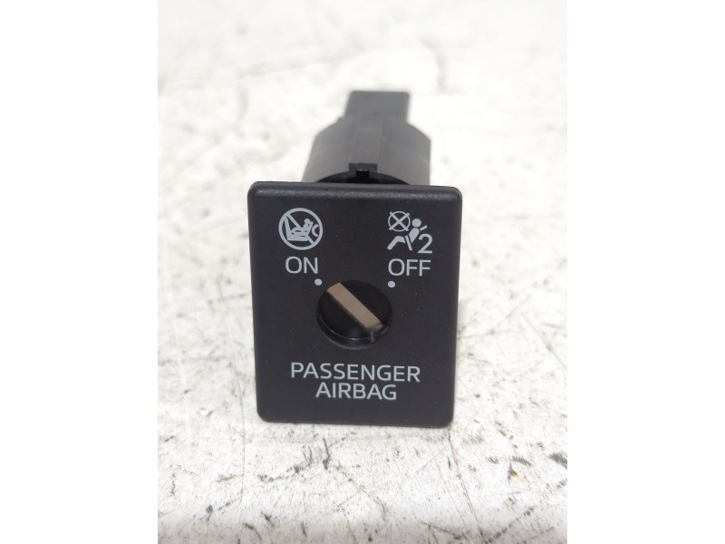 Recambio de interruptor para mazda 3 hatchback (bp) skyactiv-x m hybrid awd (bp2h) referencia OEM IAM DA6A666H0  