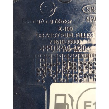Recambio de tapa exterior combustible para ssangyong tivoli 1.5 referencia OEM IAM 7161035000  
