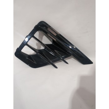 Recambio de moldura paragolpes para ssangyong tivoli 1.5 referencia OEM IAM 7876135010  