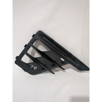 Recambio de moldura paragolpes para ssangyong tivoli 1.5 referencia OEM IAM 7875135010  