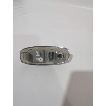 Recambio de piloto lateral izquierdo para ssangyong tivoli 1.5 referencia OEM IAM 834000810  