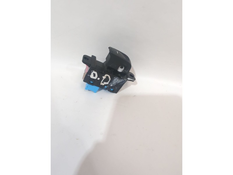 Recambio de mando elevalunas delantero derecho para ssangyong tivoli 1.5 referencia OEM IAM 299139582  