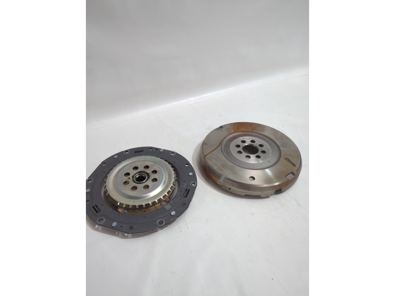 Recambio de kit embrague para toyota yaris cross (mxp_) 1.5 hybrid (mxpj10) referencia OEM IAM 3L062262/JTDKBABB90A371692  