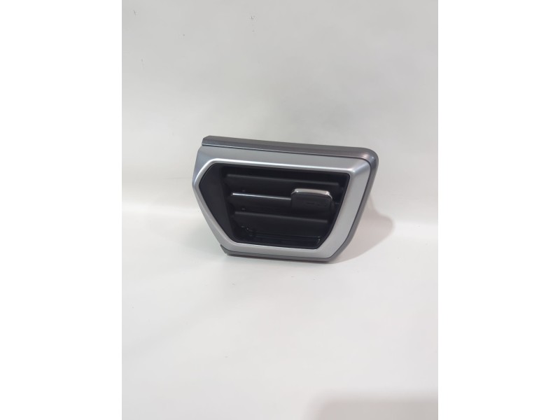 Recambio de rejilla aireadora para ssangyong tivoli 1.5 referencia OEM IAM 696303500  