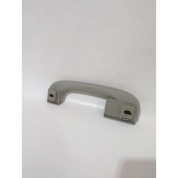 Recambio de asidero techo trasero derecho para ssangyong tivoli 1.5 referencia OEM IAM KPT20A1Y1SP426139  