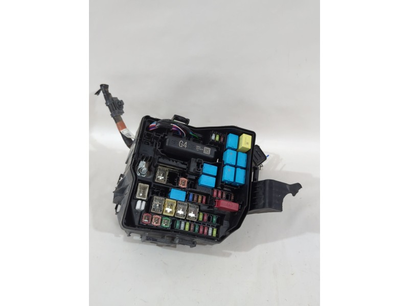 Recambio de caja reles / fusibles para toyota yaris cross (mxp_) 1.5 hybrid (mxpj10) referencia OEM IAM 826443810003  