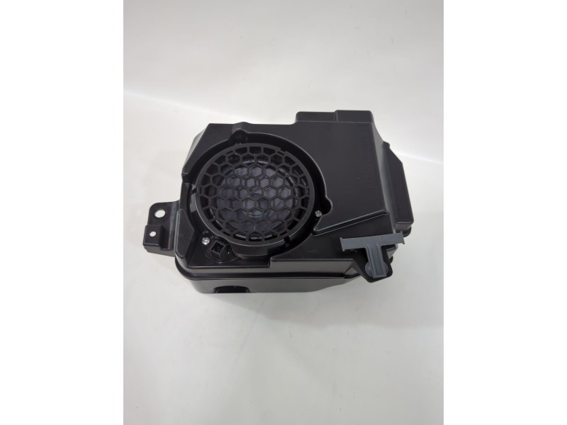 Recambio de altavoz para mazda 3 hatchback (bp) skyactiv-x m hybrid awd (bp2h) referencia OEM IAM BDGF6696Y  