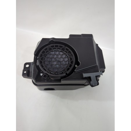 Recambio de altavoz para mazda 3 hatchback (bp) skyactiv-x m hybrid awd (bp2h) referencia OEM IAM BDGF6696Y  