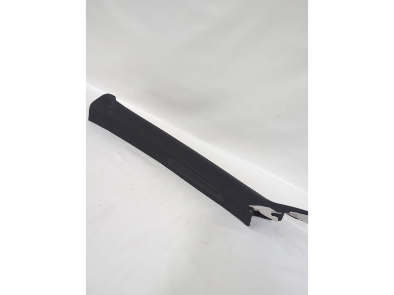 Recambio de moldura para mazda 3 hatchback (bp) skyactiv-x m hybrid awd (bp2h) referencia OEM IAM BCJHT1172  