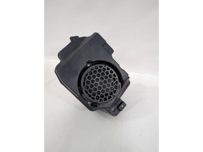Recambio de altavoz para mazda 3 hatchback (bp) skyactiv-x m hybrid awd (bp2h) referencia OEM IAM BDGF6696X  