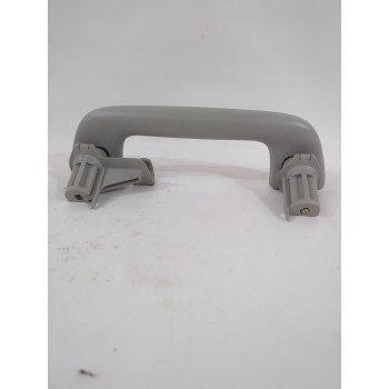 Recambio de asidero techo trasero derecho para toyota avensis (_t25_) 1.8 (zzt251_) referencia OEM IAM 7461005140B0  