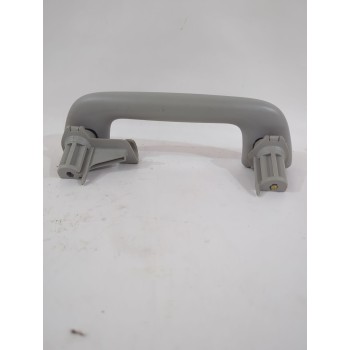 Recambio de asidero techo trasero derecho para toyota avensis (_t25_) 1.8 (zzt251_) referencia OEM IAM 7461005140B0  