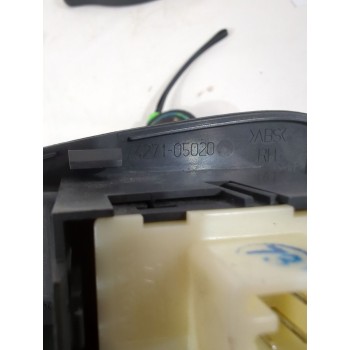 Recambio de mando elevalunas trasero derecho para toyota avensis (_t25_) 1.8 (zzt251_) referencia OEM IAM 7427105020  