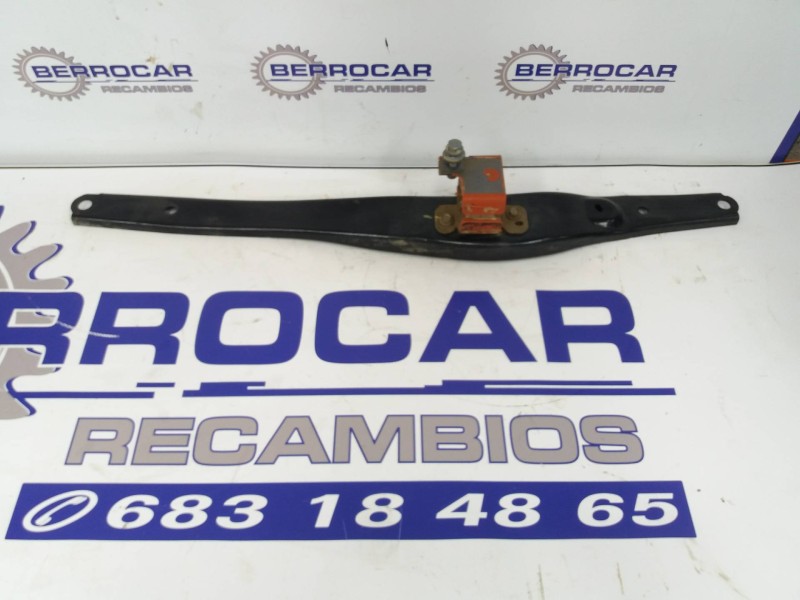 Recambio de travesaño inferior para dacia duster (hs_) 1.5 dci 4x4 (hsmc, hsmd) referencia OEM IAM 544690003R  